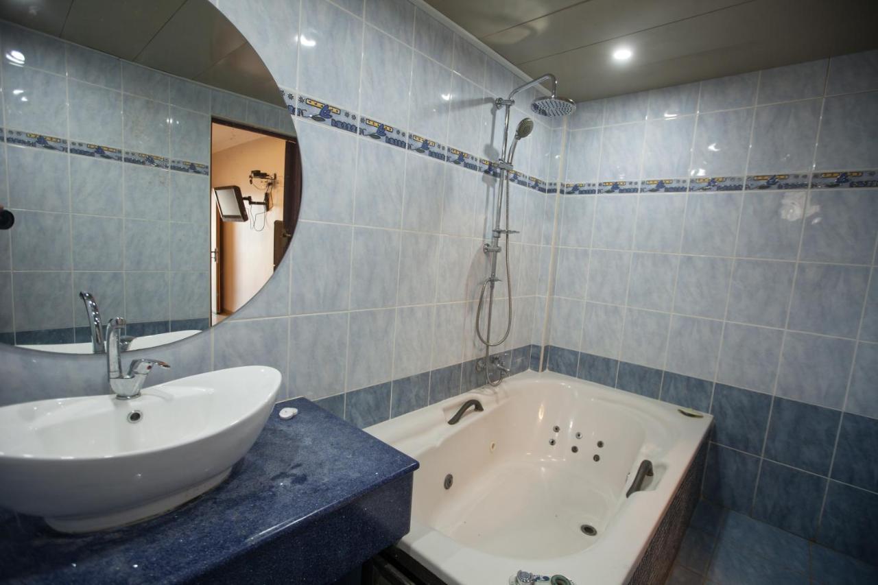 Puy Ahuzat Haosher Hotel Tyberiada Zewnętrze zdjęcie